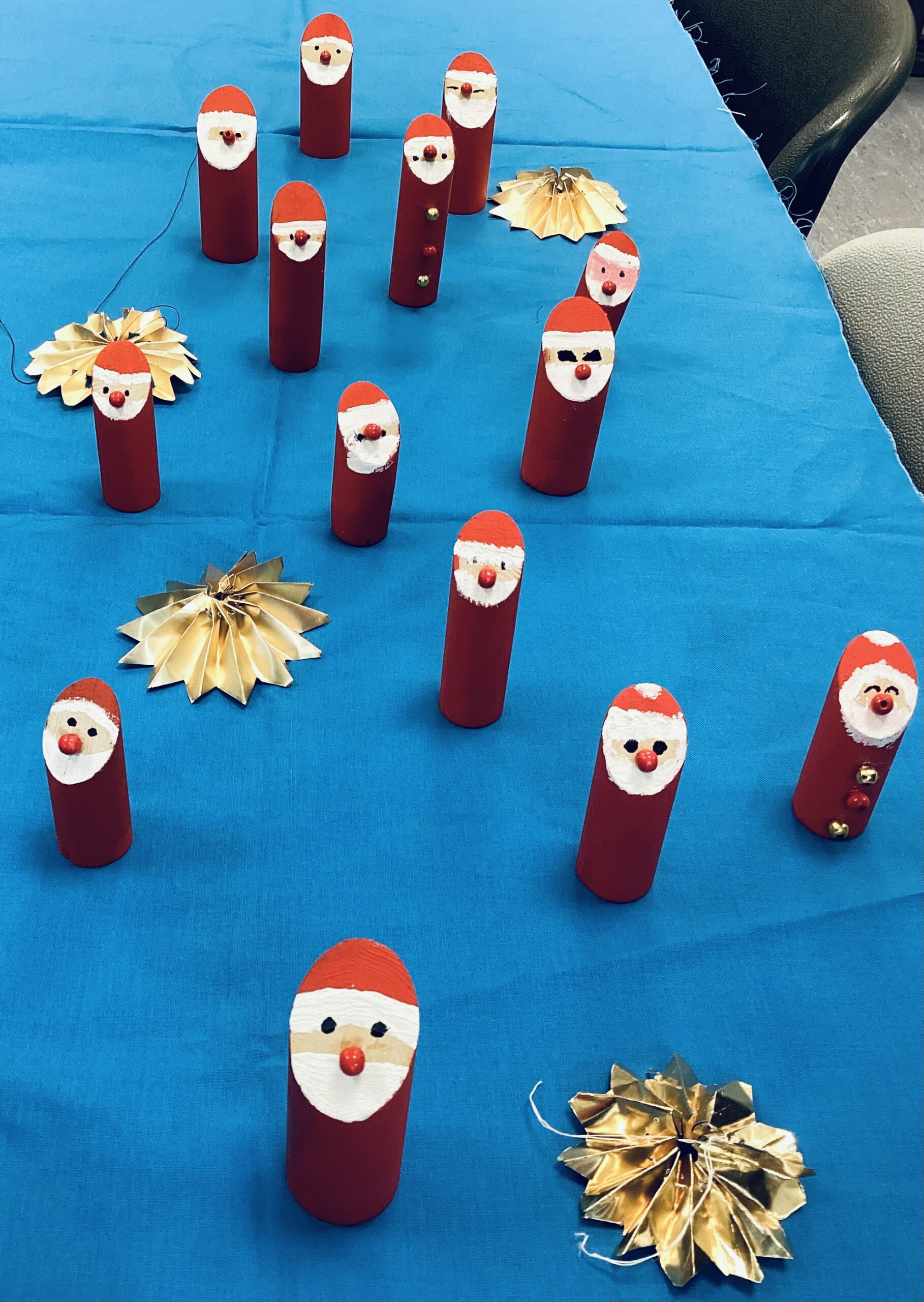 Weihnachtsmänner im Kunstprojekt - Martinusschule, Kooperative ...